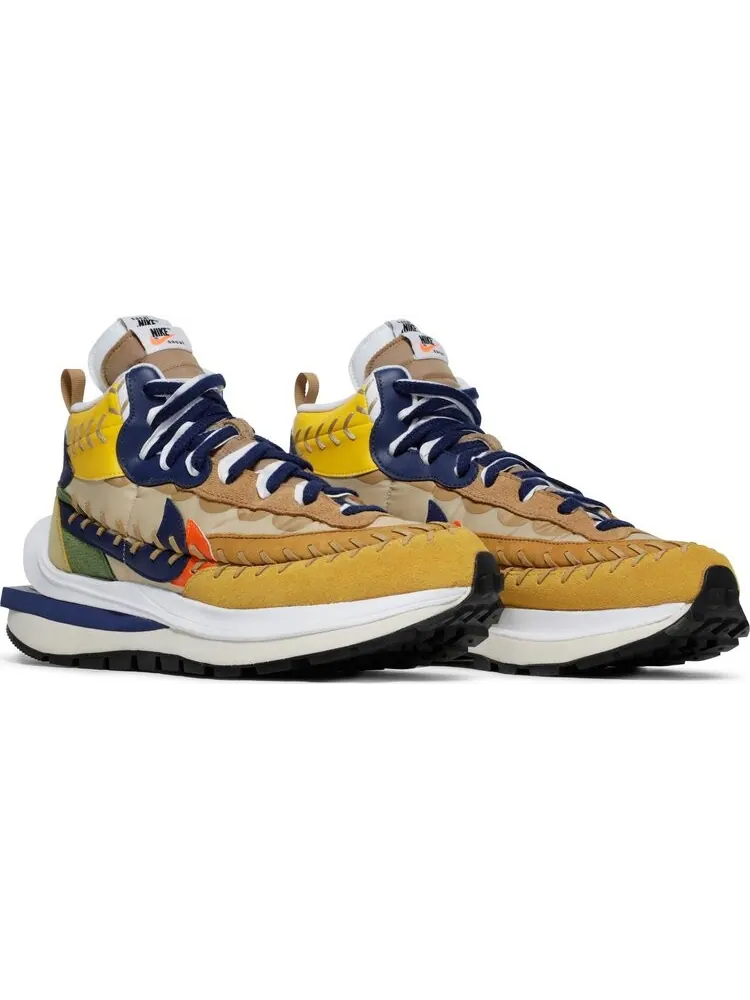 Кроссовки Nike sacai x Jean Paul Gaultier x VaporWaffle 'Sesame' — изображение 8 из 10, загар