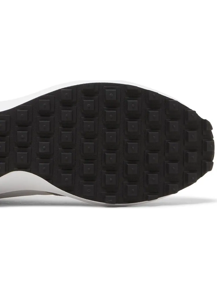 Кроссовки Nike Waffle Debut 'Grey Fog' — изображение 5 из 8, серый