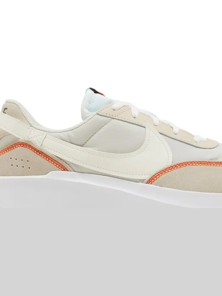 Кроссовки Nike Waffle Debut 'Light Orewood Brown Sail' — изображение 2 из 8, коричневый