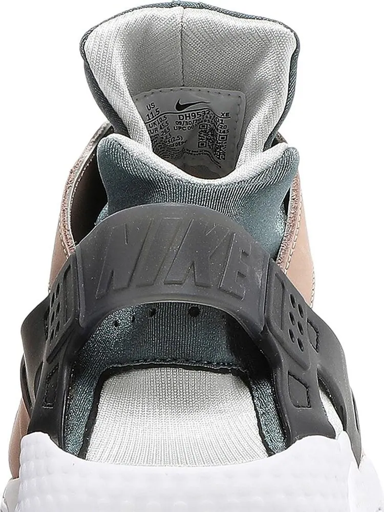 Кроссовки Nike Air Huarache OG 'Escape' — изображение 7 из 8, загар