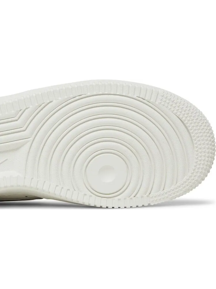 Кроссовки Nike Air Force 1 LV8 GS 'Off Noir Summit White' — изображение 5 из 8, белый