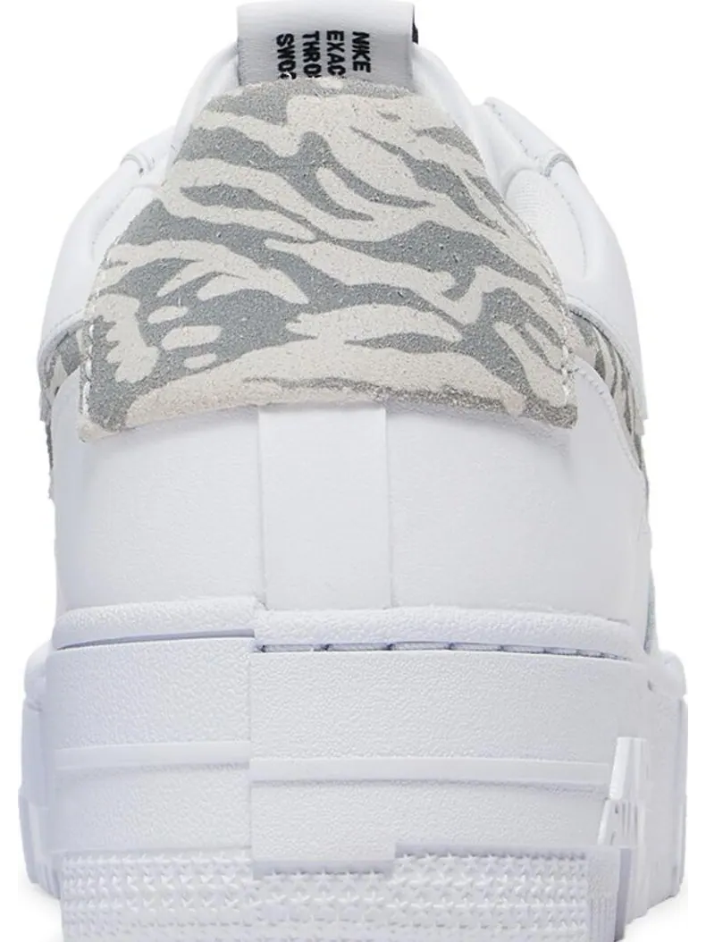 Кроссовки Nike Wmns Air Force 1 Pixel SE 'Zebra' — изображение 7 из 8, белый
