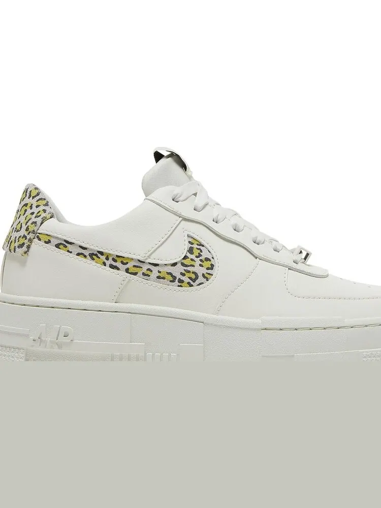 Женские кроссовки Nike Air Force 1 Pixel SE 'Leopard' — изображение 2 из 8, белый