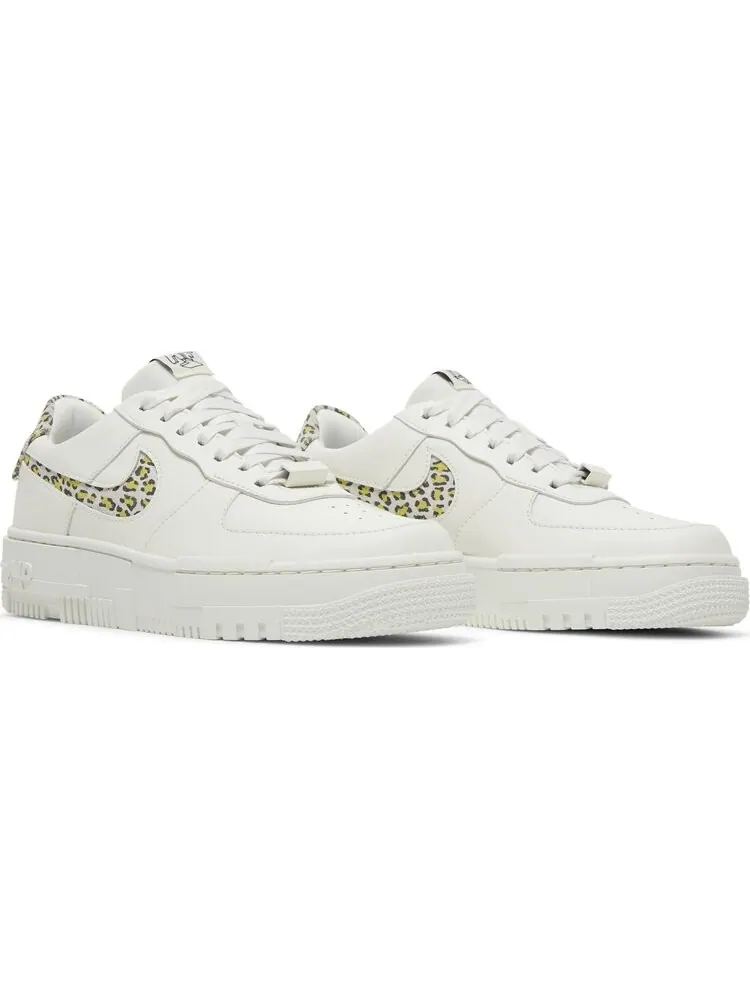 Женские кроссовки Nike Air Force 1 Pixel SE 'Leopard' — изображение 8 из 8, белый
