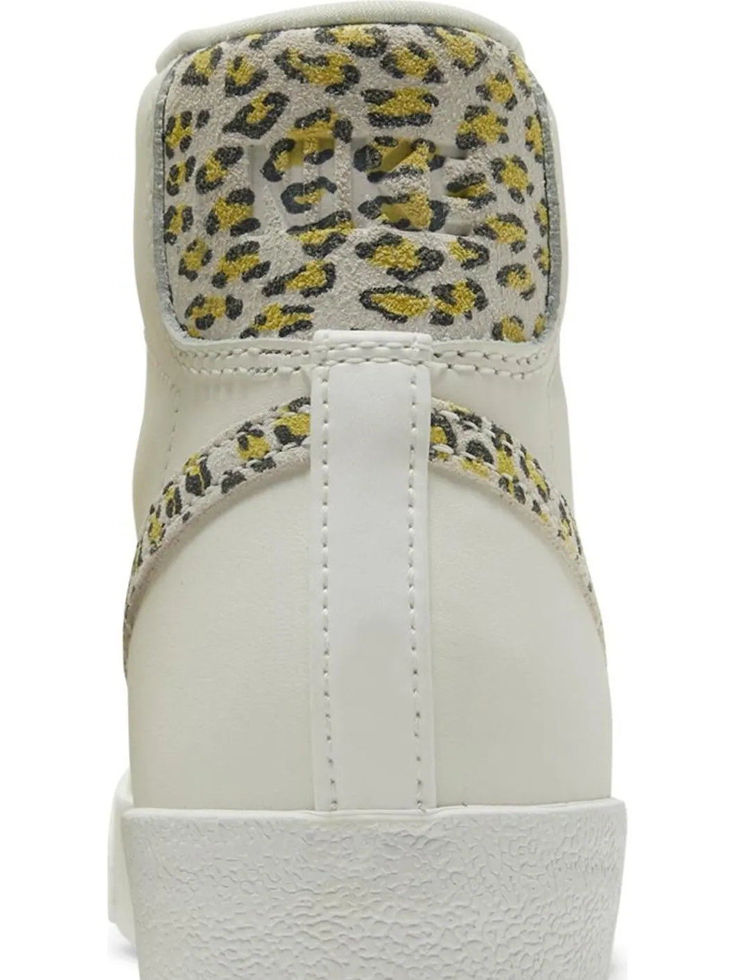 Кроссовки Nike Wmns Blazer Mid '77 SE 'Lemon Leopard' — изображение 7 из 8, белый
