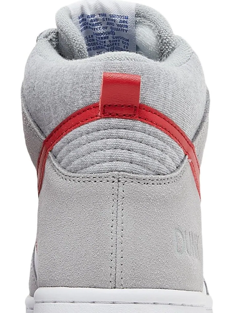 Кроссовки Nike Dunk High SE GS 'Athletic Club - Light Smoke Grey Gym Red' — изображение 7 из 8, серый