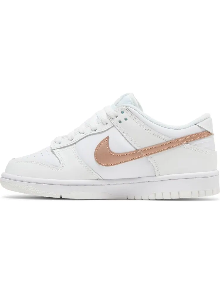 Кроссовки Nike Dunk Low 'White Metallic Red Bronze' — изображение 3 из 8, белый