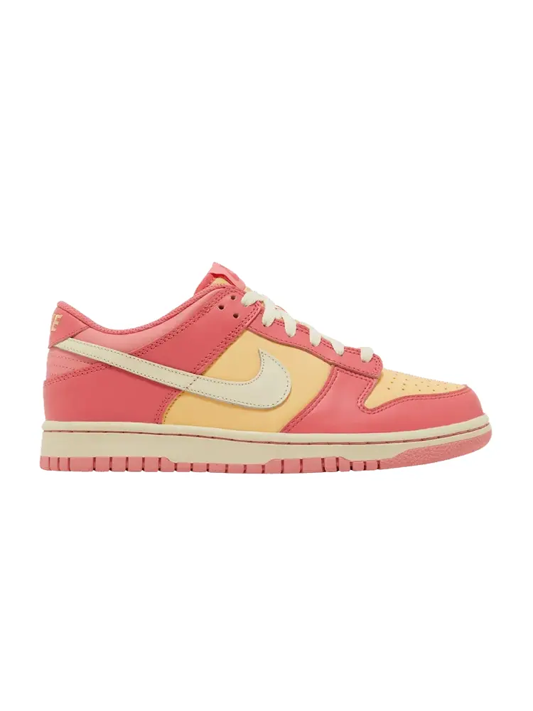 Кроссовки Nike Dunk Low GS 'Strawberry Peach' — изображение 1 из 9, розовый