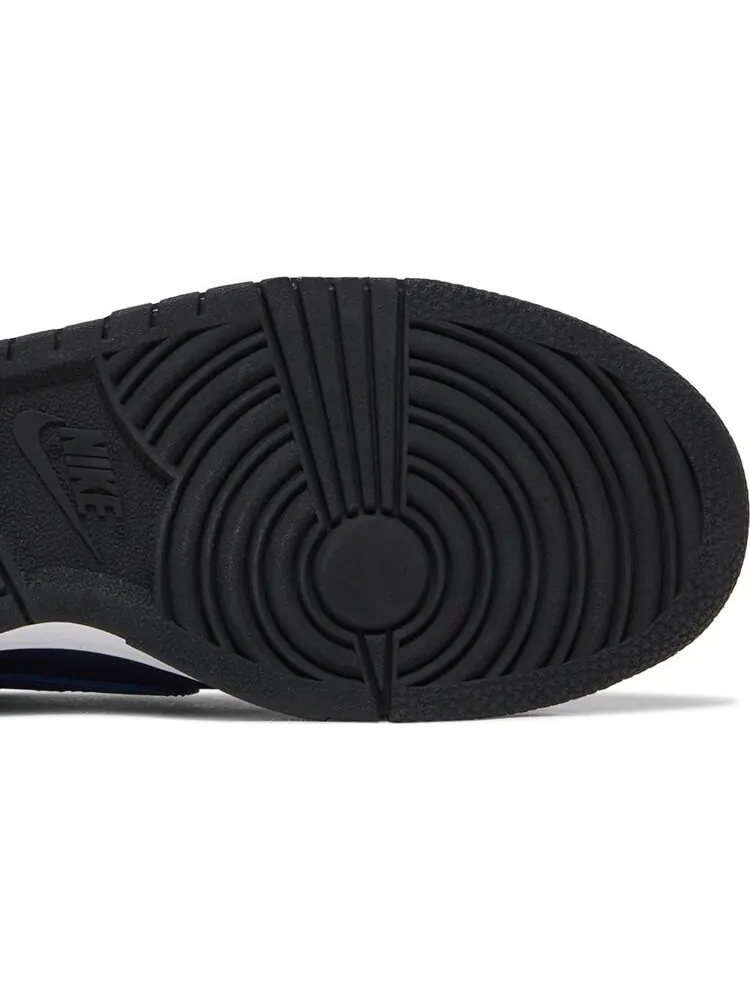Кроссовки Nike Dunk Low GS 'Black Midnight Navy' — изображение 5 из 8, синий
