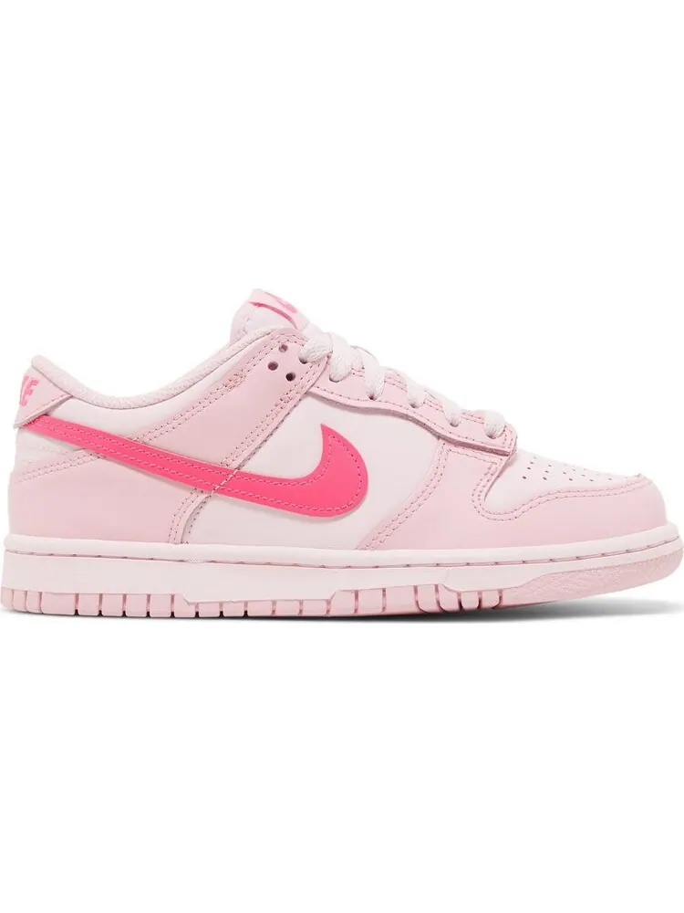 Кроссовки Nike Dunk Low GS 'Triple Pink' — изображение 1 из 8, розовый