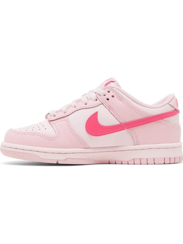 Кроссовки Nike Dunk Low GS 'Triple Pink' — изображение 3 из 8, розовый