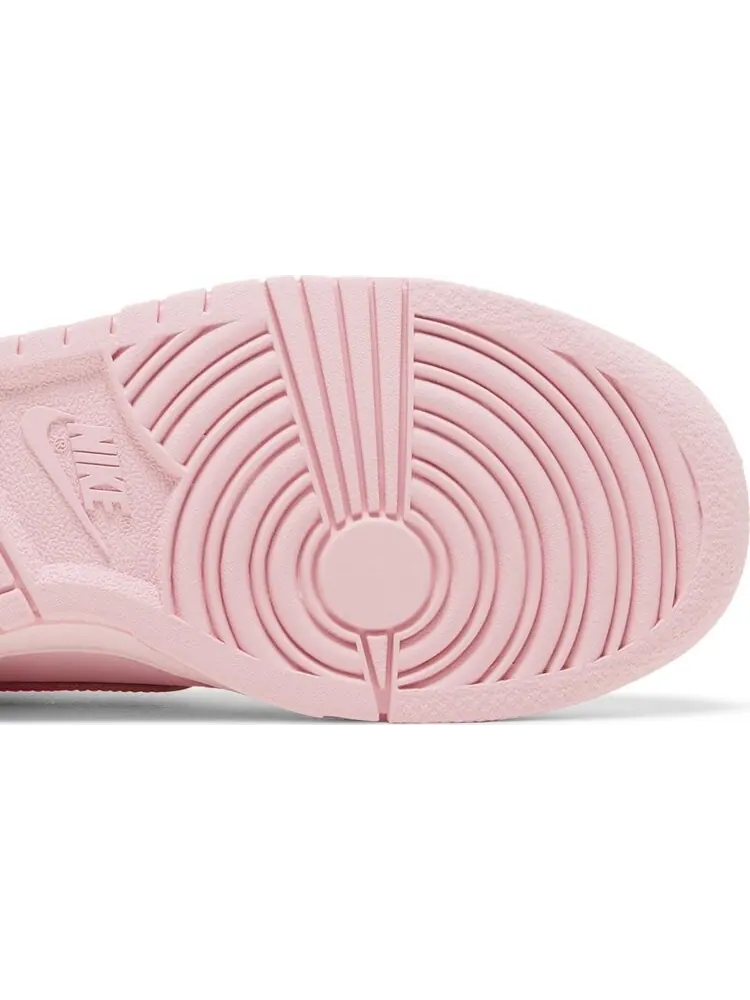 Кроссовки Nike Dunk Low GS 'Triple Pink' — изображение 5 из 8, розовый