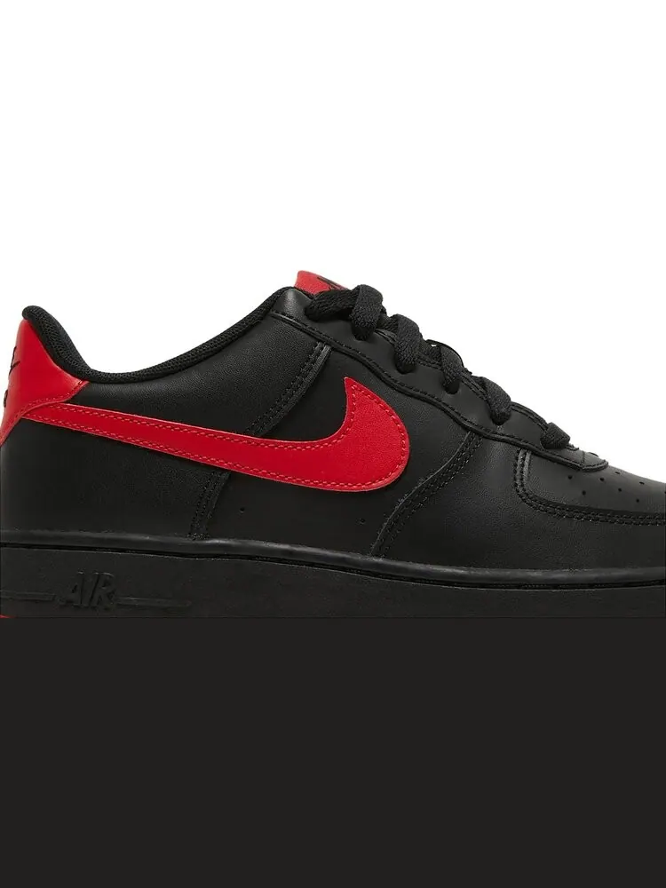 Кроссовки Nike Air Force 1 GS 'Bred' — изображение 2 из 8, черный