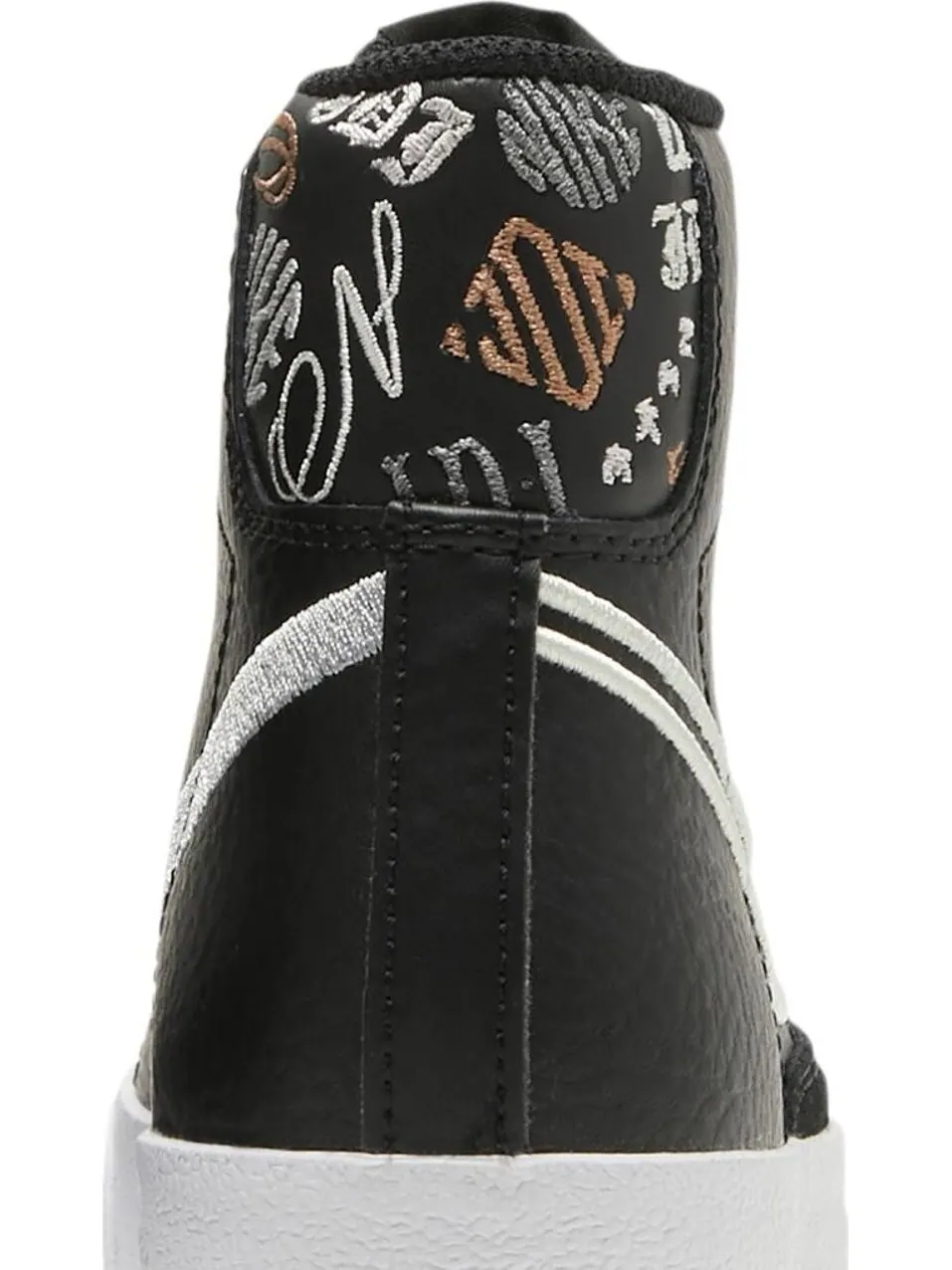 Кроссовки Nike Blazer Mid '77 SE GS 'Playful Fonts' — изображение 7 из 8, черный