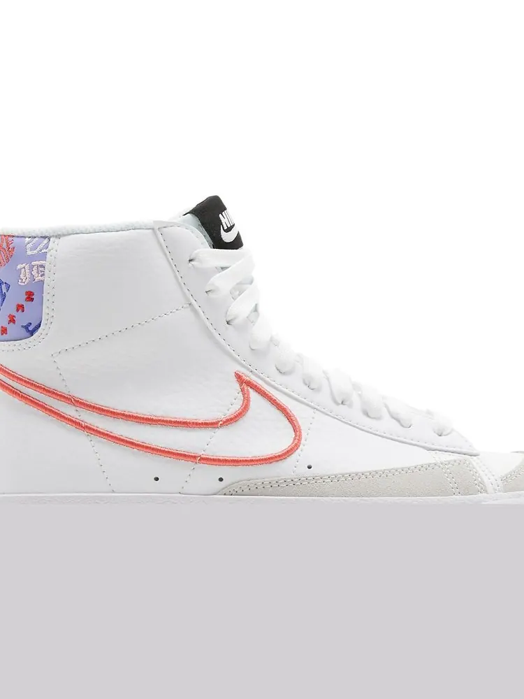 Кроссовки Nike Blazer Mid '77 SE GS 'White Magic Ember' — изображение 2 из 8, белый