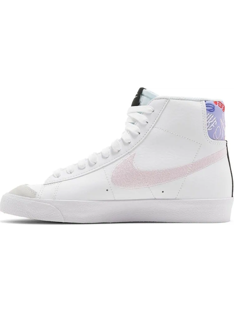 Кроссовки Nike Blazer Mid '77 SE GS 'White Magic Ember' — изображение 3 из 8, белый