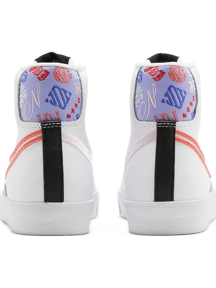 Кроссовки Nike Blazer Mid '77 SE GS 'White Magic Ember' — изображение 6 из 8, белый