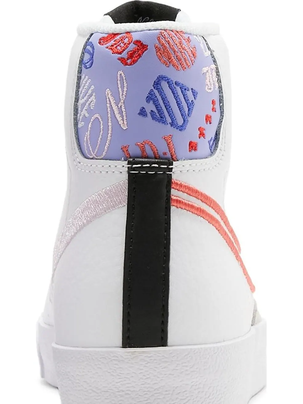 Кроссовки Nike Blazer Mid '77 SE GS 'White Magic Ember' — изображение 7 из 8, белый
