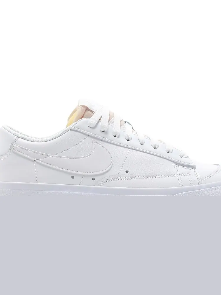 Кроссовки Nike Wmns Blazer Low 'Triple White' — изображение 2 из 8, белый