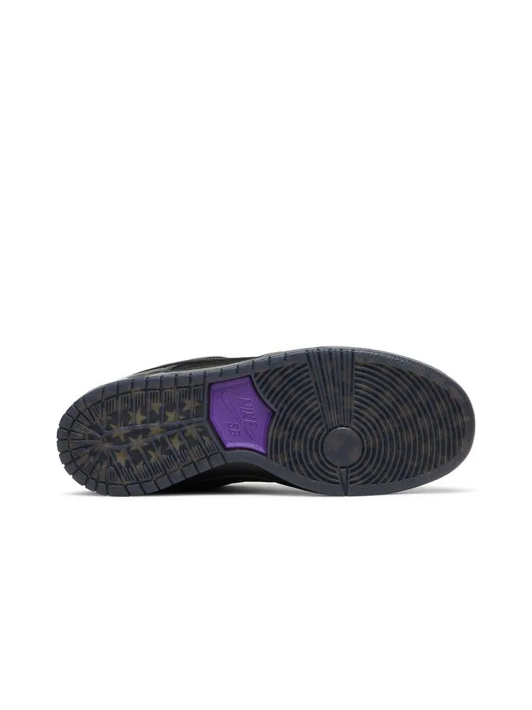 Кроссовки Nike Familia x Dunk Low Pro QS SB, First Avenue Special Box — изображение 4 из 9, черный