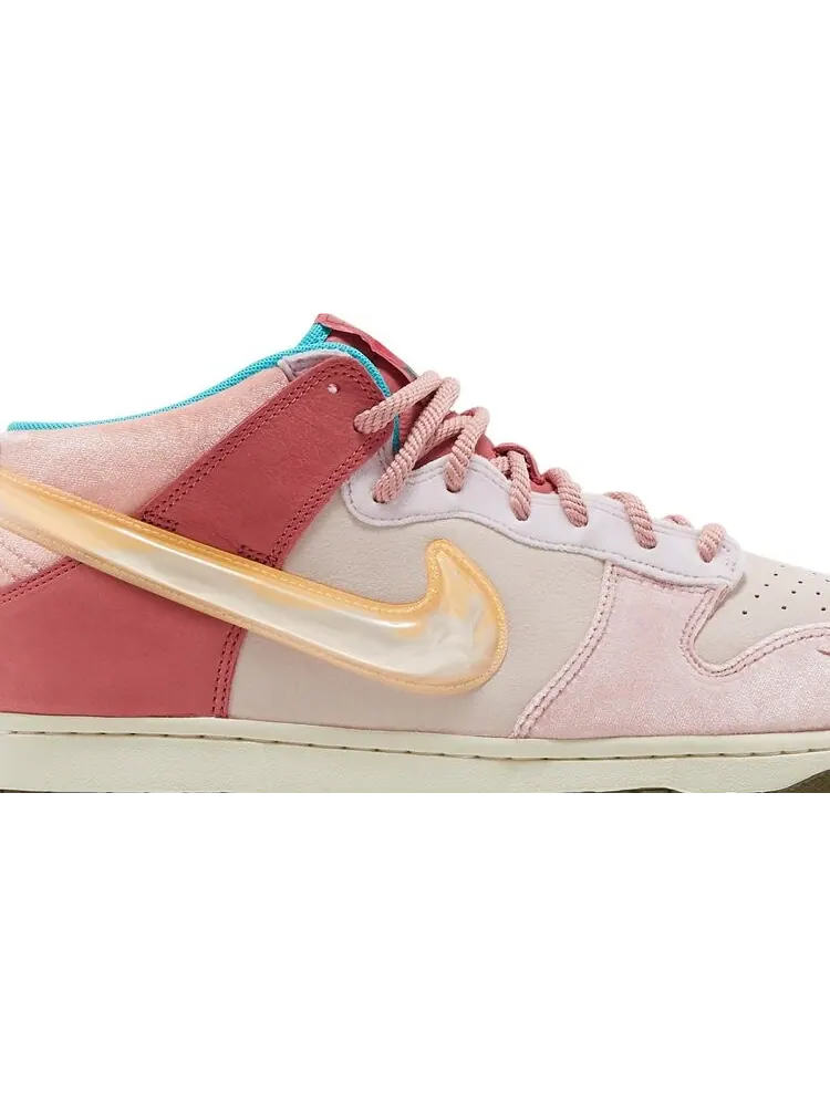 Кроссовки Nike Social Status x Dunk Mid 'Strawberry Milk' — изображение 2 из 8, розовый