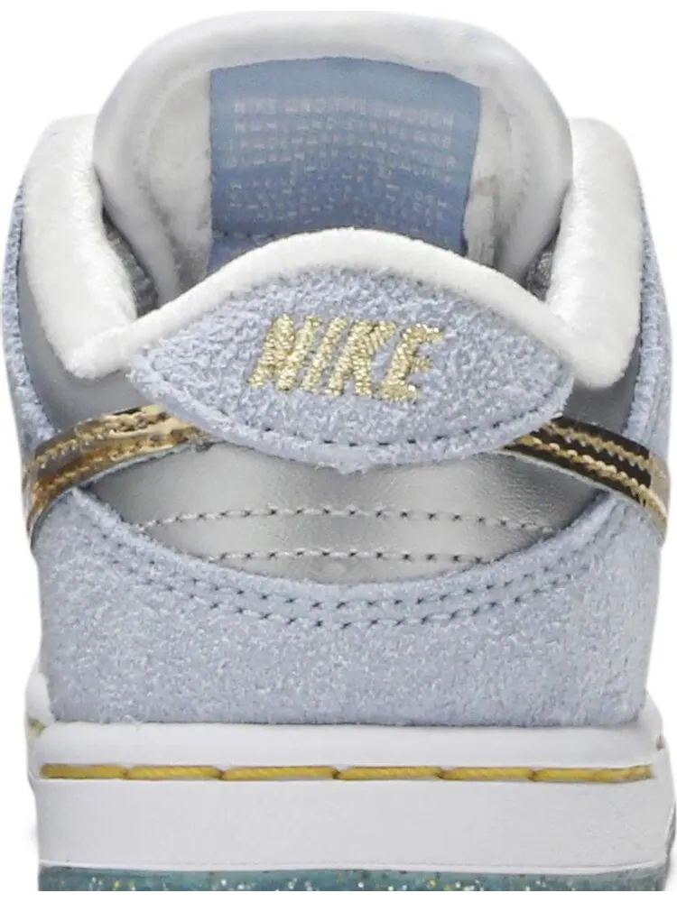Кроссовки Nike Sean Cliver x Dunk Low SB TD 'Holiday Special' — изображение 7 из 8, синий