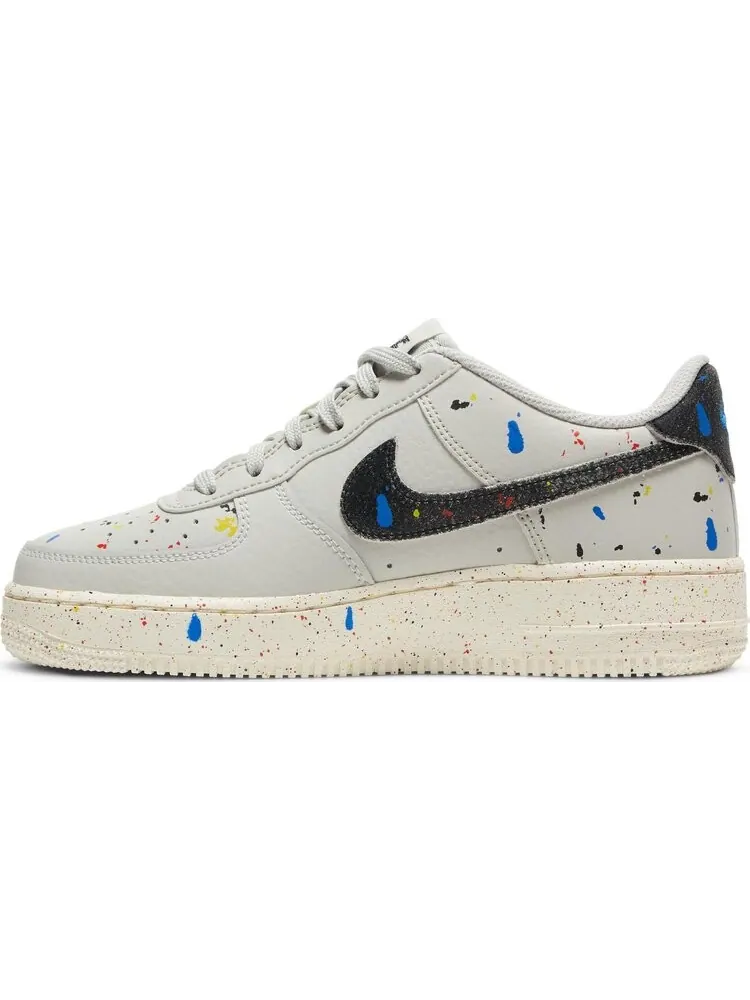 Кроссовки Nike Air Force 1 LV8 3 GS 'Paint Splatter - Light Bone' — изображение 3 из 8, белый