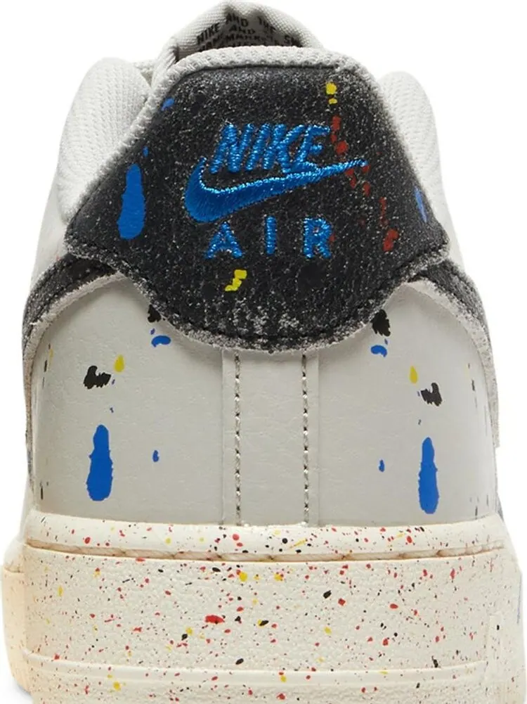 Кроссовки Nike Air Force 1 LV8 3 GS 'Paint Splatter - Light Bone' — изображение 7 из 8, белый