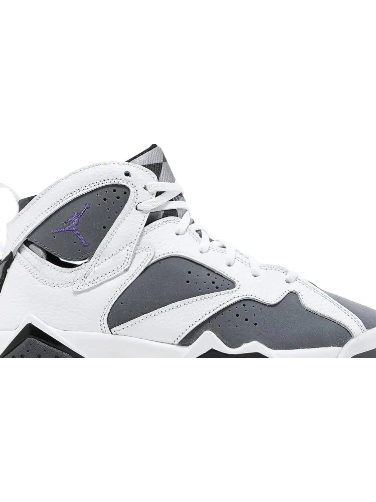 Кроссовки Air Jordan 7 Retro GS Flint 2021 — изображение 2 из 8, белый