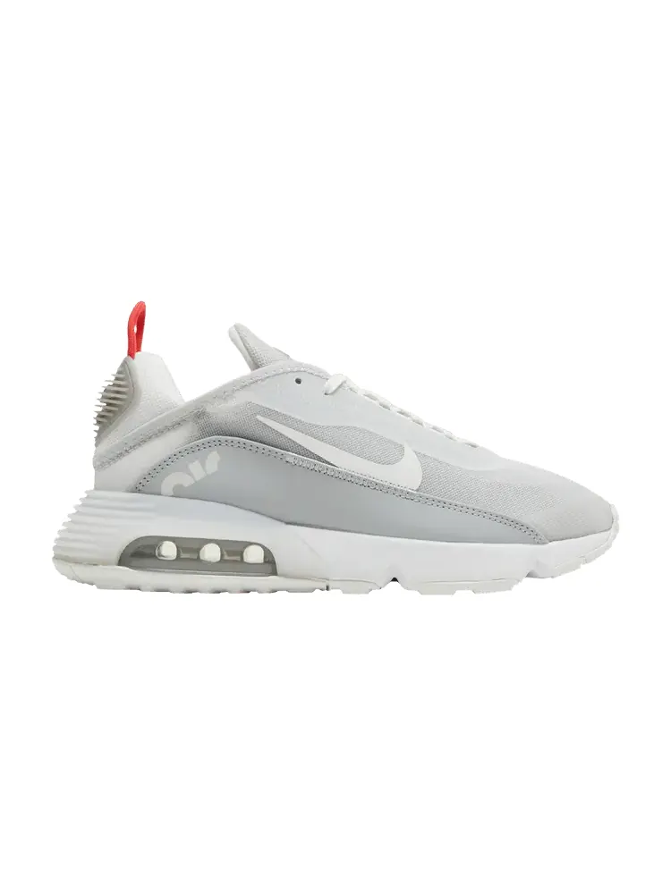 Кроссовки Nike Wmns Air Max 2090 'Light Smoke Grey' — изображение 1 из 9, светлый серый/белый