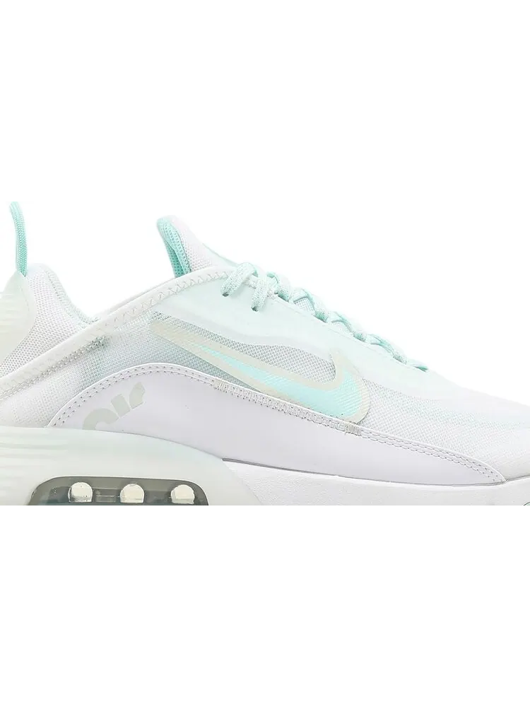 Кроссовки Nike Wmns Air Max 2090 'White Barely Green' — изображение 2 из 8, белый