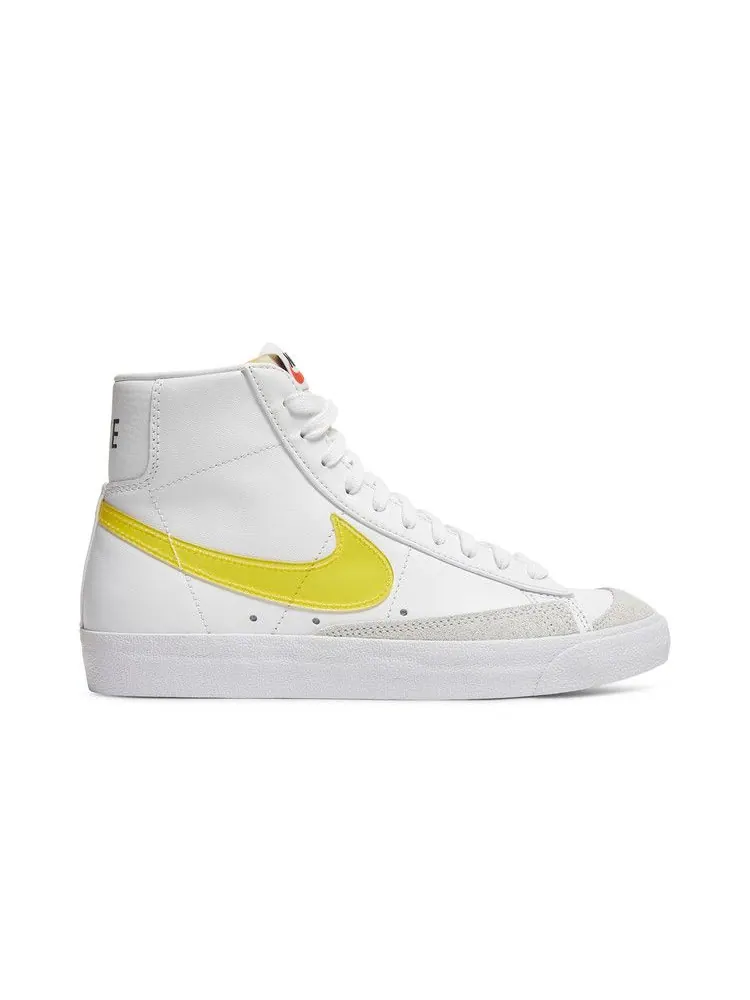 Кроссовки Nike Wmns Blazer Mid '77 Essential 'White Opti Yellow' — изображение 2 из 9