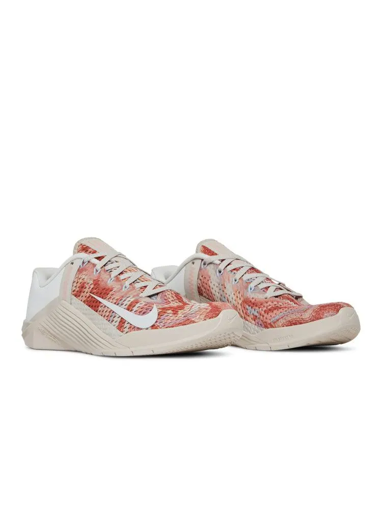 Кроссовки Nike Wmns Metcon 6 'Desert Sand Crimson Bliss' — изображение 9 из 9, песочный//белый/металлик