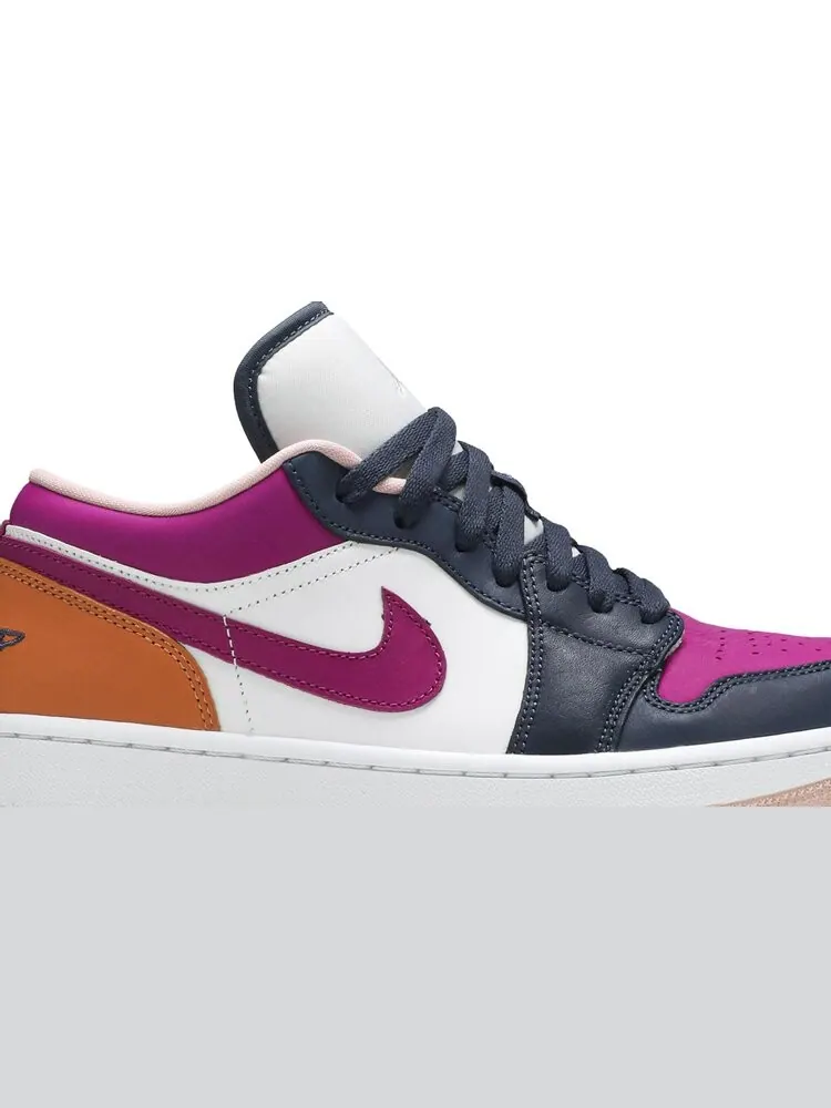Кроссовки Wmns Air Jordan 1 Low SE Mismatched - Purple Magenta — изображение 2 из 8, мульти