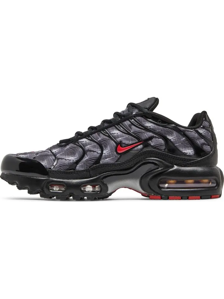 Кроссовки Nike Air Max Plus GS 'Black University Red' — изображение 3 из 8, черный