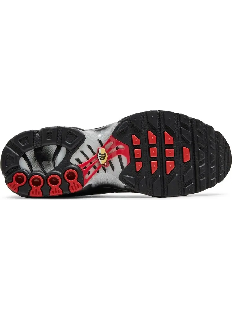 Кроссовки Nike Air Max Plus GS 'Black University Red' — изображение 4 из 8, черный