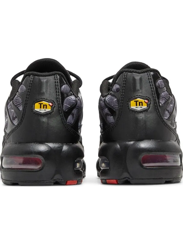Кроссовки Nike Air Max Plus GS 'Black University Red' — изображение 6 из 8, черный