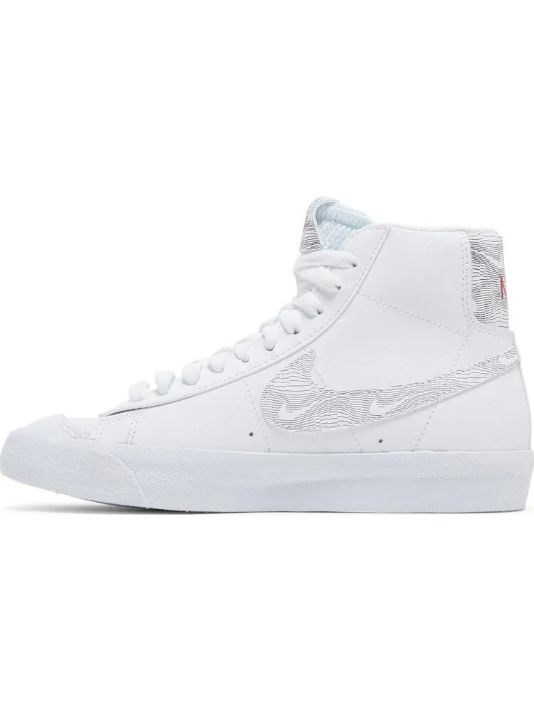 Кроссовки Nike Blazer Mid '77 GS 'White Logo Print' — изображение 3 из 8, белый