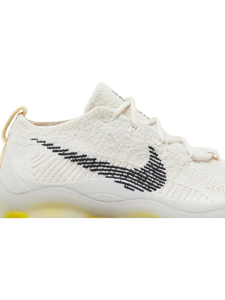 Кроссовки Nike Wmns Air Max Scorpion Flyknit 'Lemon Wash' — изображение 2 из 8, бежевый