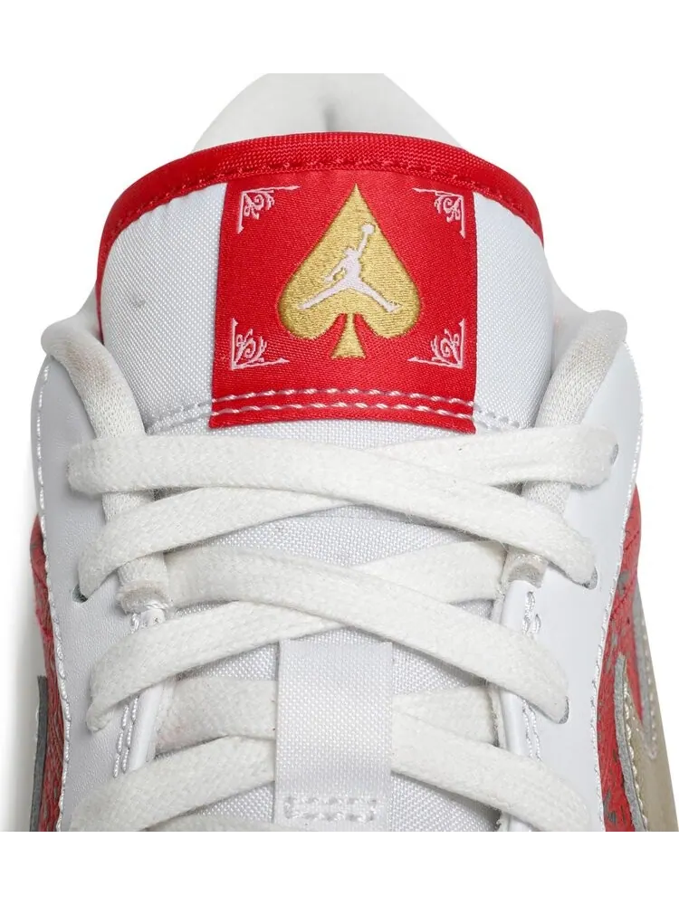 Кроссовки Air Jordan 1 Low SE Spades — изображение 9 из 10, белый