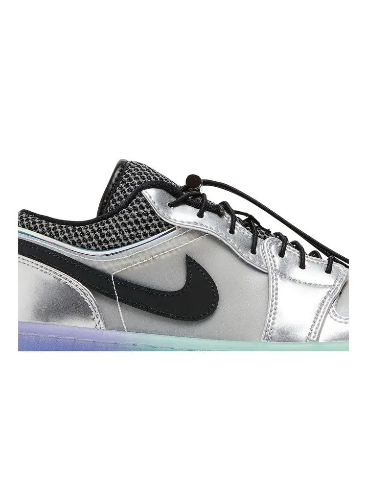 Кроссовки Air Jordan Wmns Air Jordan 1 Low SE 'Metallic Silver Gradient' — изображение 3 из 9
