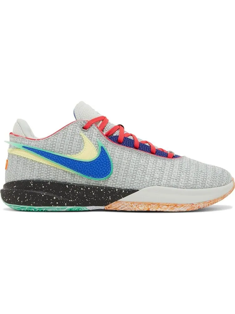 Кроссовки LeBron 20 'Nike Lifer' — изображение 1 из 4, серый