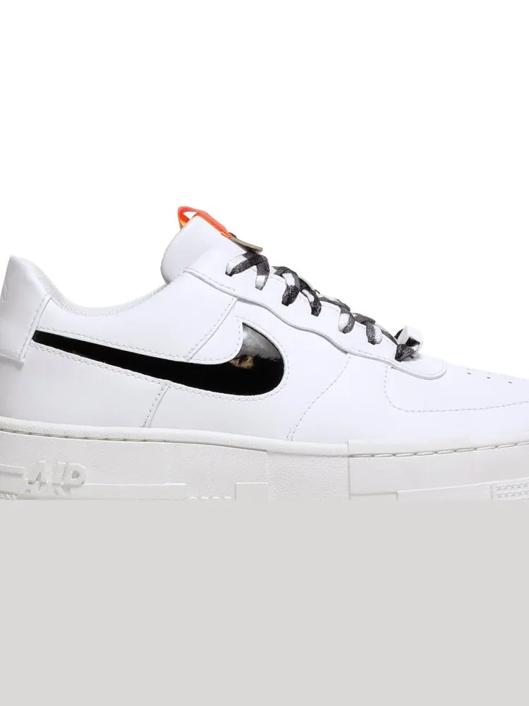 Кроссовки Nike Wmns Air Force 1 Pixel 'Fresh' — изображение 2 из 8, белый