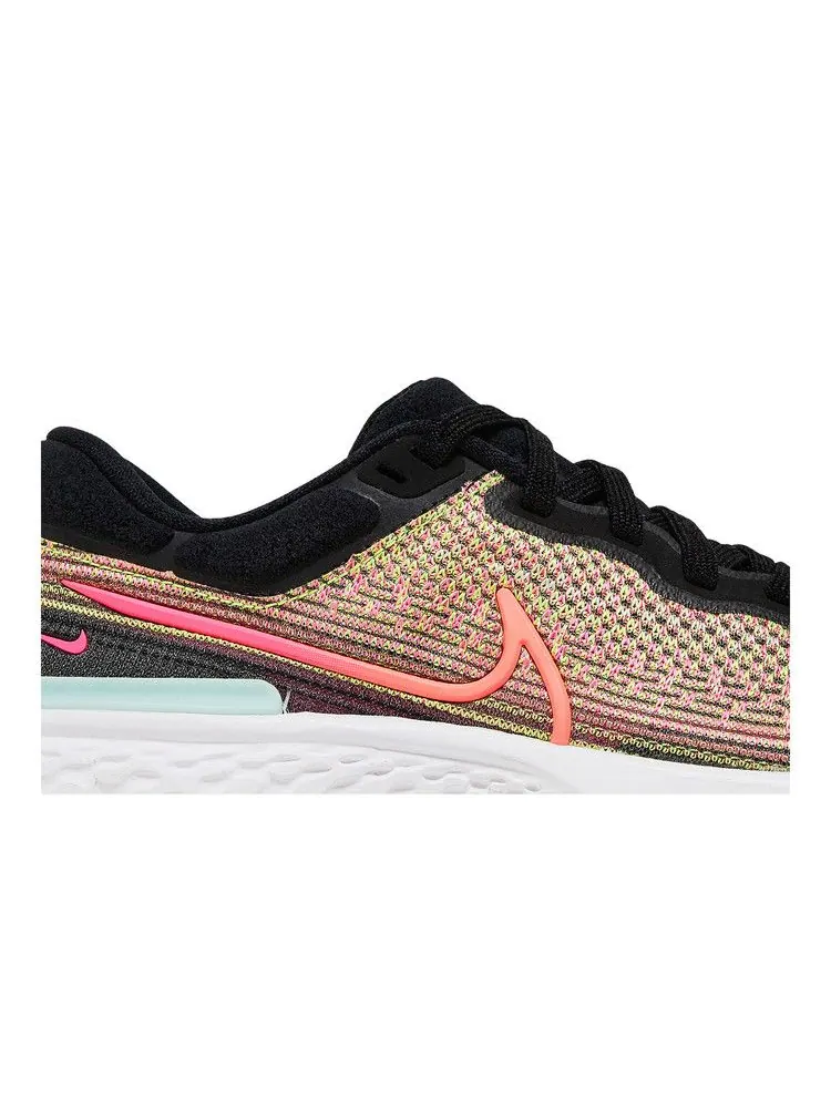 Кроссовки Nike Wmns ZoomX Invincible Run Flyknit 'Volt Bright Mango' — изображение 3 из 9, черный/светлый/яркий