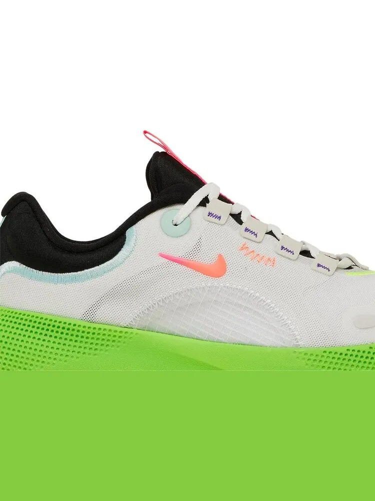 Кроссовки Nike Wmns React Escape Run 'White Volt' — изображение 2 из 8, белый