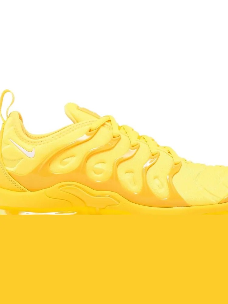 Кроссовки Nike Wmns Air VaporMax Plus 'Yolk' — изображение 2 из 8, желтый