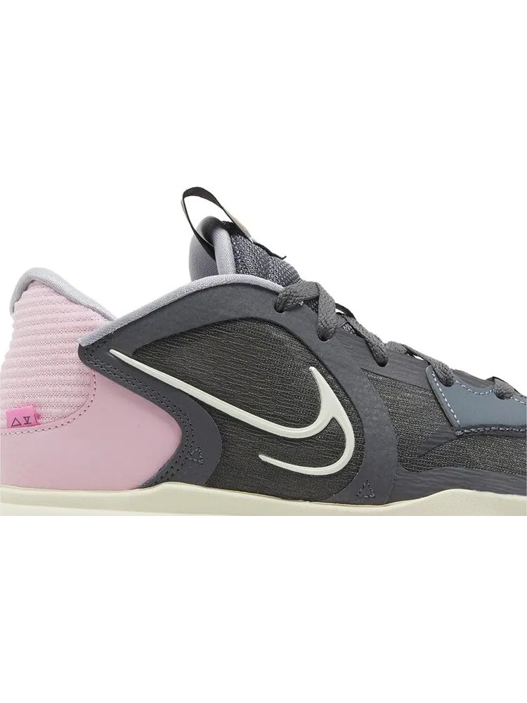 Кроссовки Kyrie Low 5 'Preservation' — изображение 2 из 4, серый
