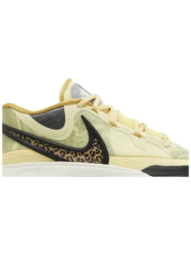 Кроссовки Nike Kyrie 8 'Citron Tint Leopard' — изображение 2 из 8, желтый