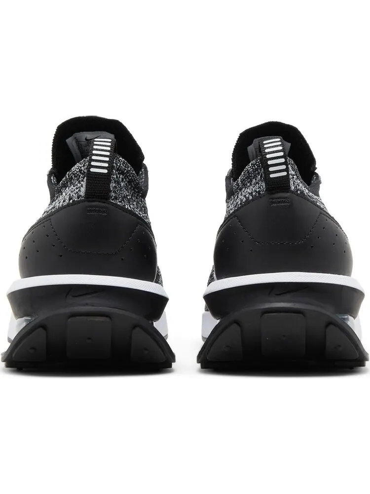 Кроссовки Nike Air Max Flyknit Racer 'Black White' — изображение 6 из 8, черный