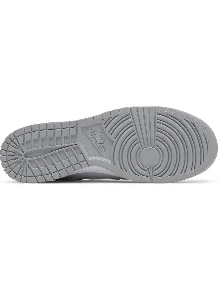 Кроссовки Nike Dunk Low 'Pure Platinum Wolf Grey' — изображение 4 из 8, серый